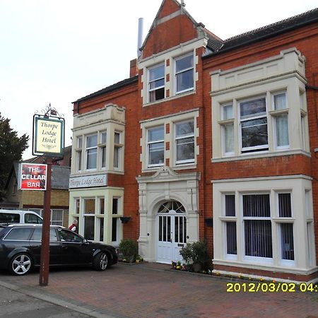 Thorpe Lodge Hotel Peterborough Exterior foto