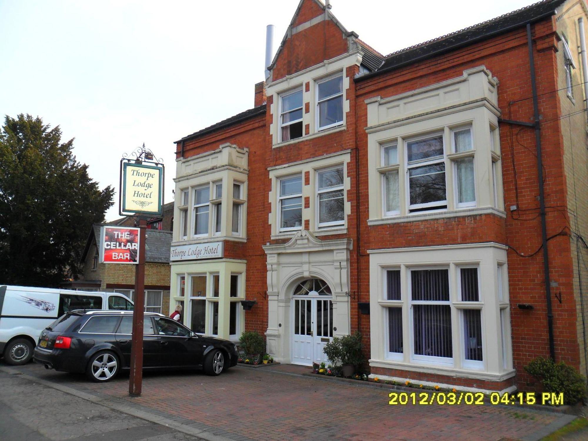 Thorpe Lodge Hotel Peterborough Exterior foto